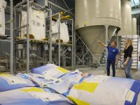 De Heus trekt de knip voor efficiënte productie melkassortiment biggenvoer