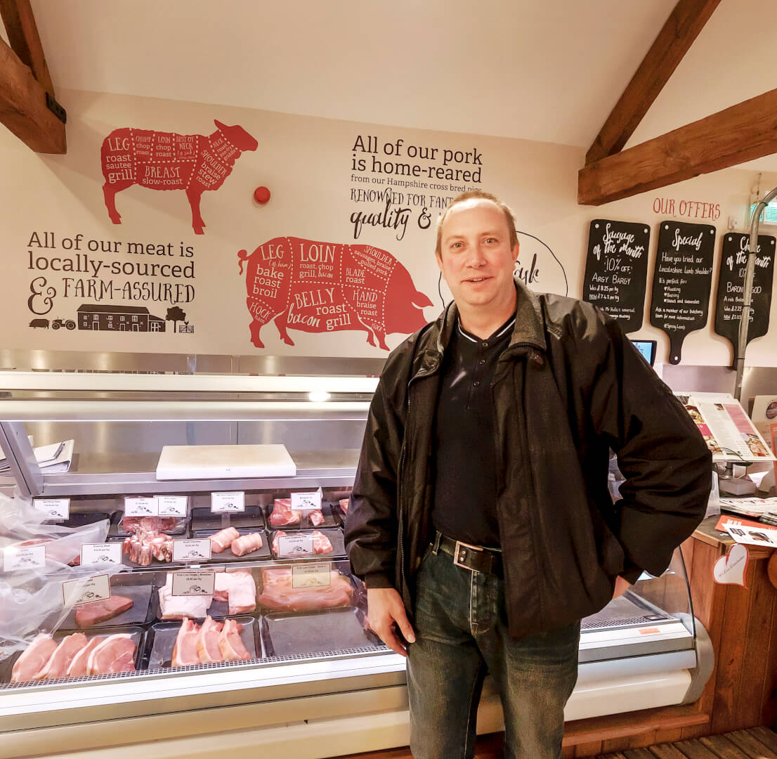 Paul Bradley is bedrijfsleider op Waddingham Grange Farm, een van de locaties van de Ermine Farms; een bedrijf met 2.200 zeugen en bijbehorende vleesvarkens. 