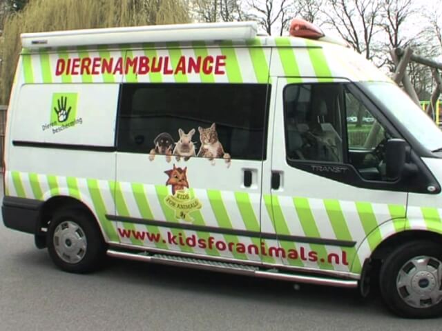 Dierenbescherming+dupe+van+autobrand