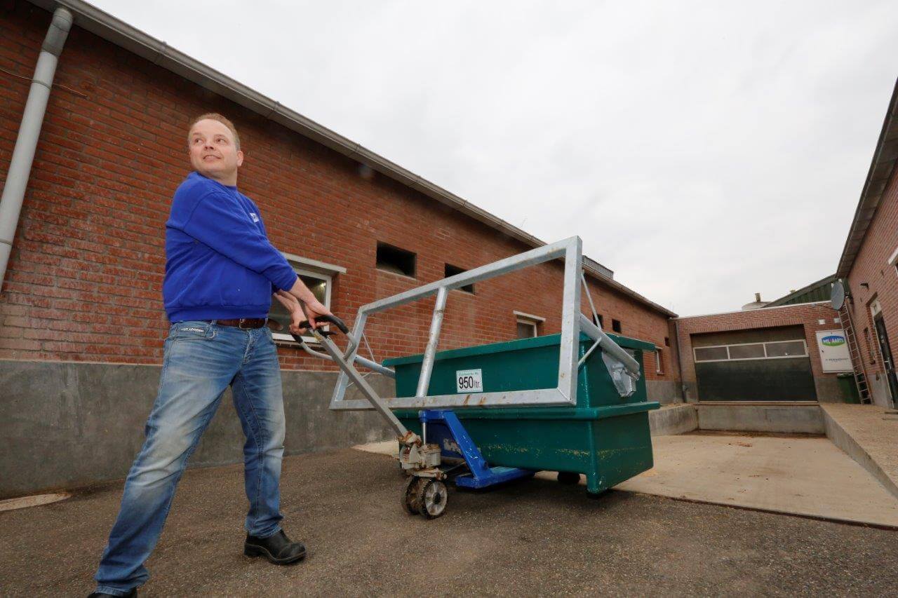 Martien Welvaarts vindt eht afvoeren van dode dieren en destructiemateriaal een noodzakelijk kwaad. Maar ook dit mindere aspect van ons vak verdient aandacht. 