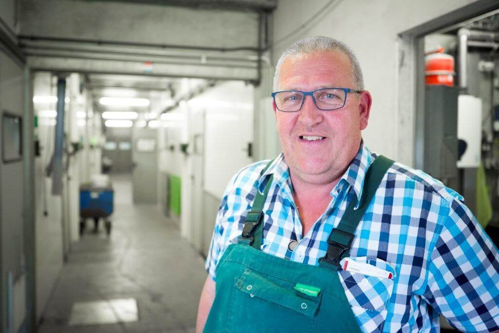 Peter Druijff vindt het overleg met het team van dierenarts, voeradviseur, fokkerij en zijn medewerkers onontbeerlijk om resultaten te verbeteren. 