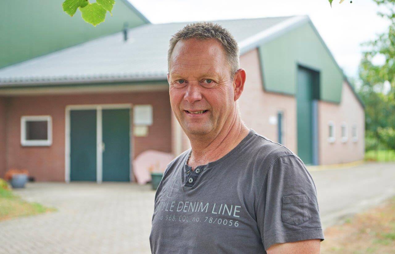 Peter van Els houdt 3.500 vleesvarkens. Per afdeling huisvest hij 192 dieren en hij produceeert onder het Beter Leven-keurmerk met een ster van de Dierenbescherming. 