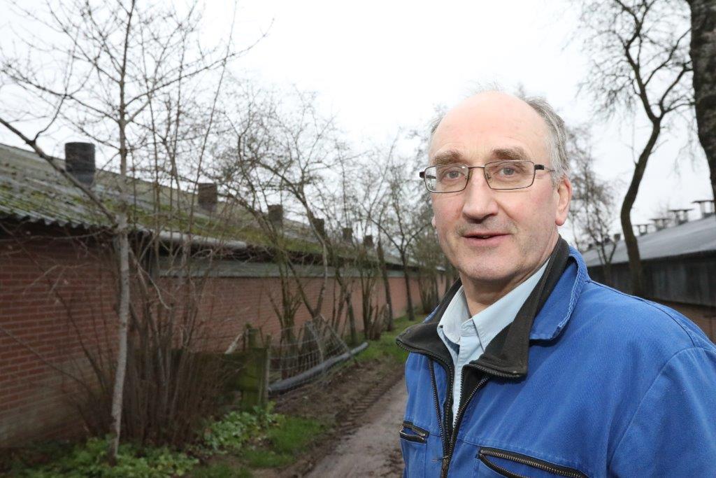 Henk Wikkerink heeft een gemengd bedrijf met akkerbouw, vleesvarkens, vleeskuikens en schapen. 