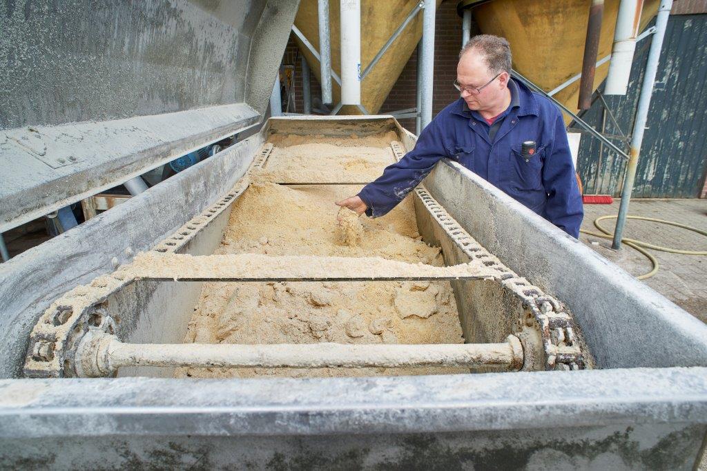 Voor de goede groei van de vleesvarkens (boven de 825 gram per dag) is ook de eigen geteelde CCM van belang. 