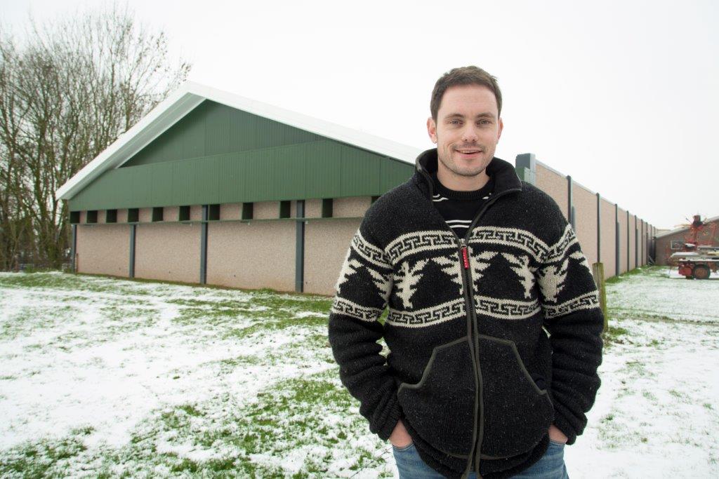 Mark Steentjes heeft de externe en interne biosecurity op zijn bedrijf verder aangescherpt en levert nu weer PRRS-vrije biggen. 