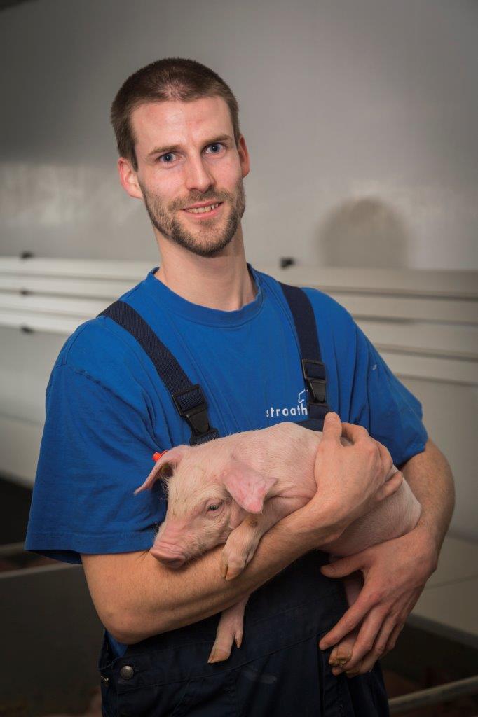 Bas Straathof staat voor het produceren van kwalliteitsbiggen in een zo brandveilig mogelijke omgeving 