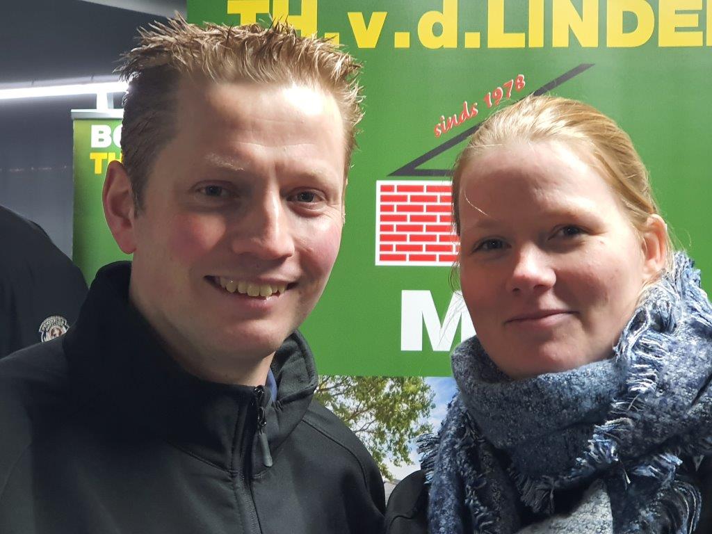 John en Tanja Versteeg zijn de trotse eigenaren van een nieuwe stal voor 720 biggen en 1.152  leesvarkens. 