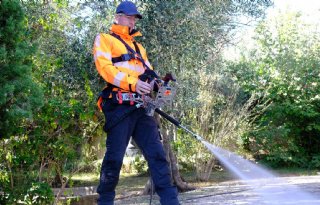 Belasting+hogedrukspuit+verminderen+met+exoskelet
