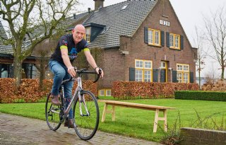 Corn%C3%A9+van+de+Ven+%28ForFarmers%29+wil+mensen+en+dieren+vooruithelpen