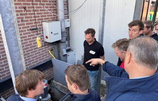 Boeren+toeren+langs+mestvrije+varkensstallen