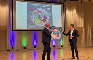 Jaimi+van+Essen+verzorgt+aftrap+Praktijk+Netwerk+Varkenshouderij