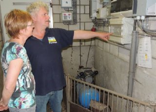 Varkenshouder Essens: 'Je betaalt nooit te veel voor stroom'
