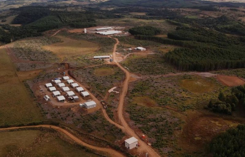 Bouw van de sub-/kernfoklocatie in het Braziliaanse Lages.