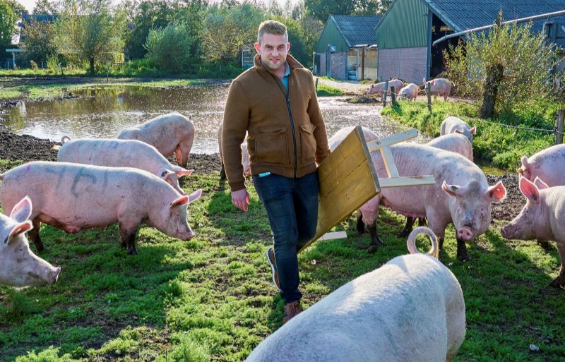 Hightech kan biologische varkensvleesproductie perfect aanvullen, vindt Sander Baijens.

